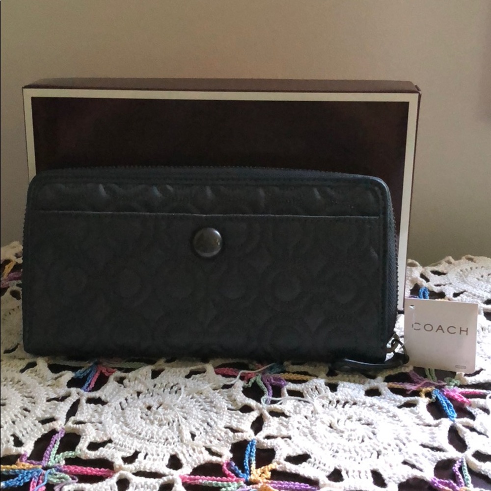 Authentic COACH gunmetal blue accordion zip wallet